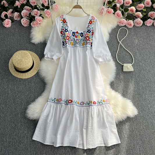 Spring/Summer Women's Travel Vacation Vintage Long Dress Bohemian Ethnic Style Embroidered Waist Tie up Cotton and Linen Dress ﻿