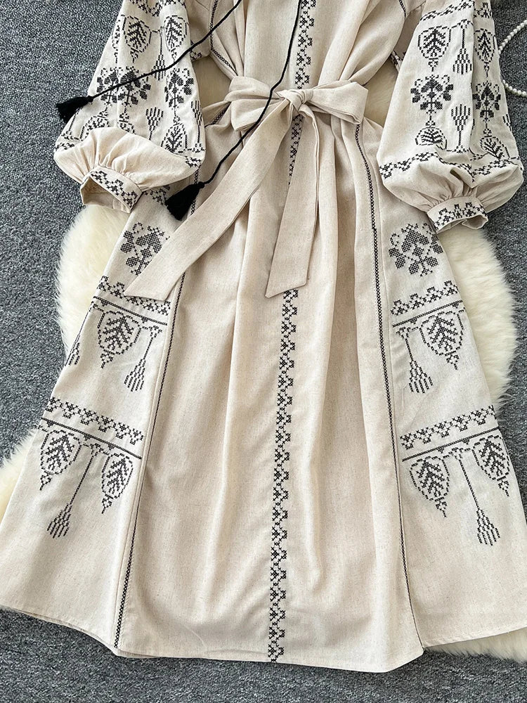 Bohemian Retro Ethnic Style Dress Women's New Spring Autumn Embroidered Lace Up Lantern Sleeves Waist Cinching Long Dress A155