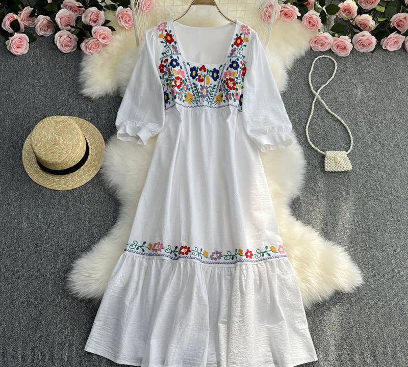 Spring/Summer Women's Travel Vacation Vintage Long Dress Bohemian Ethnic Style Embroidered Waist Tie up Cotton and Linen Dress ﻿