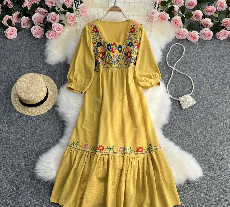 Spring/Summer Women's Travel Vacation Vintage Long Dress Bohemian Ethnic Style Embroidered Waist Tie up Cotton and Linen Dress ﻿
