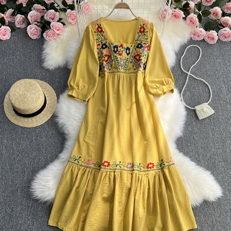 Spring/Summer Women's Travel Vacation Vintage Long Dress Bohemian Ethnic Style Embroidered Waist Tie up Cotton and Linen Dress ﻿